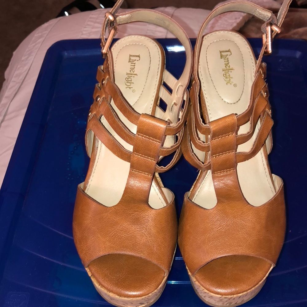 Nude wedges